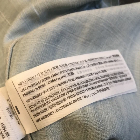 Abercrombie & Fitch Button Down Sleeveless Top with Collar - Picture 9 of 10